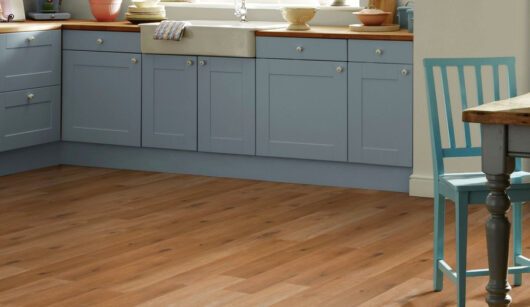 Karndean Knight Tile Rigid Core - Traditional Character Oak SCB-KP146-6